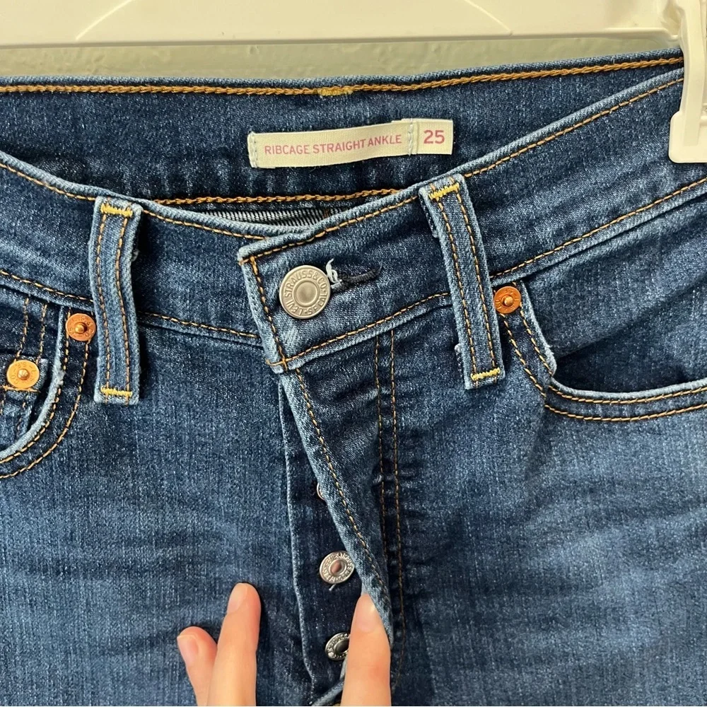 Levi's Jeans Women's 25 Ribcage Straight Ankle Dark Wash Button Fly - Picture 6 of 10